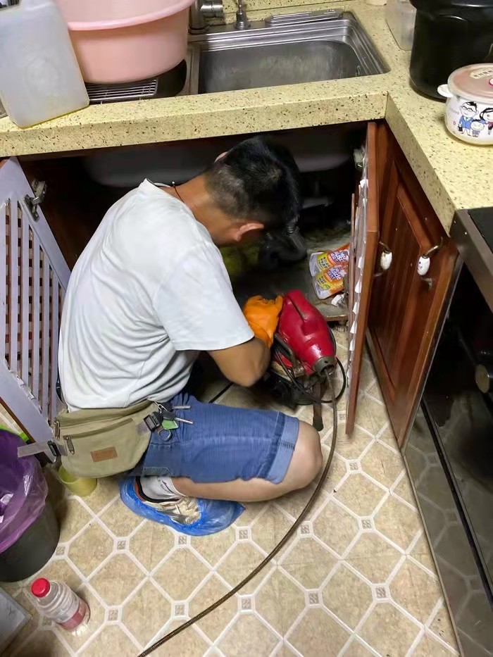 排湖风景区通下水道